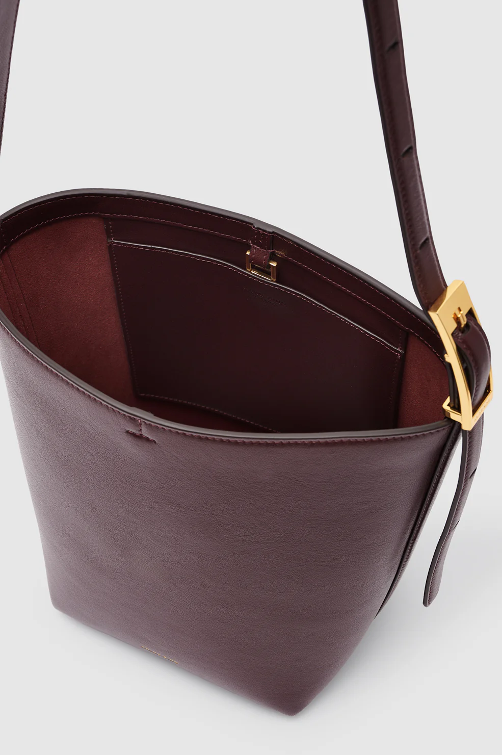 Elly Medium Bucket Bag Grained Leather - Fig - Image 4